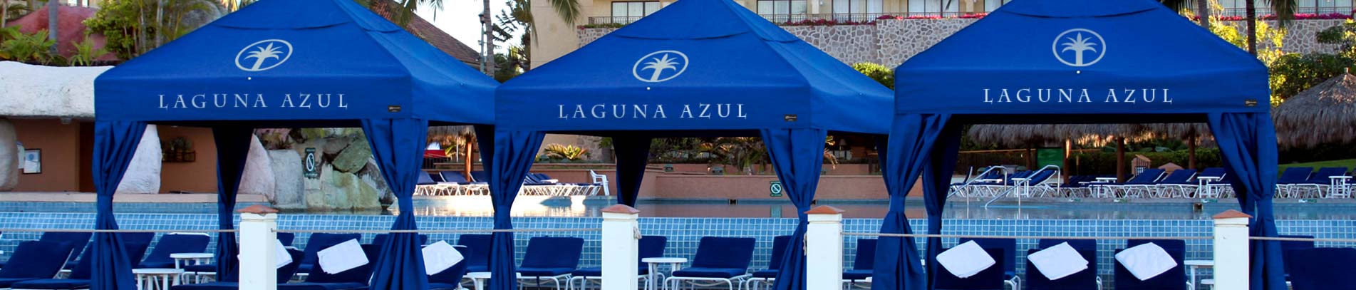 Cabanas Bungalow au bord d’une piscine
